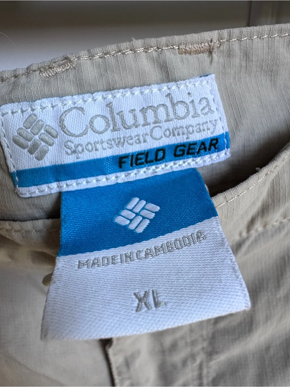 Columbia Field Gear lightweight cargo shorts. XL